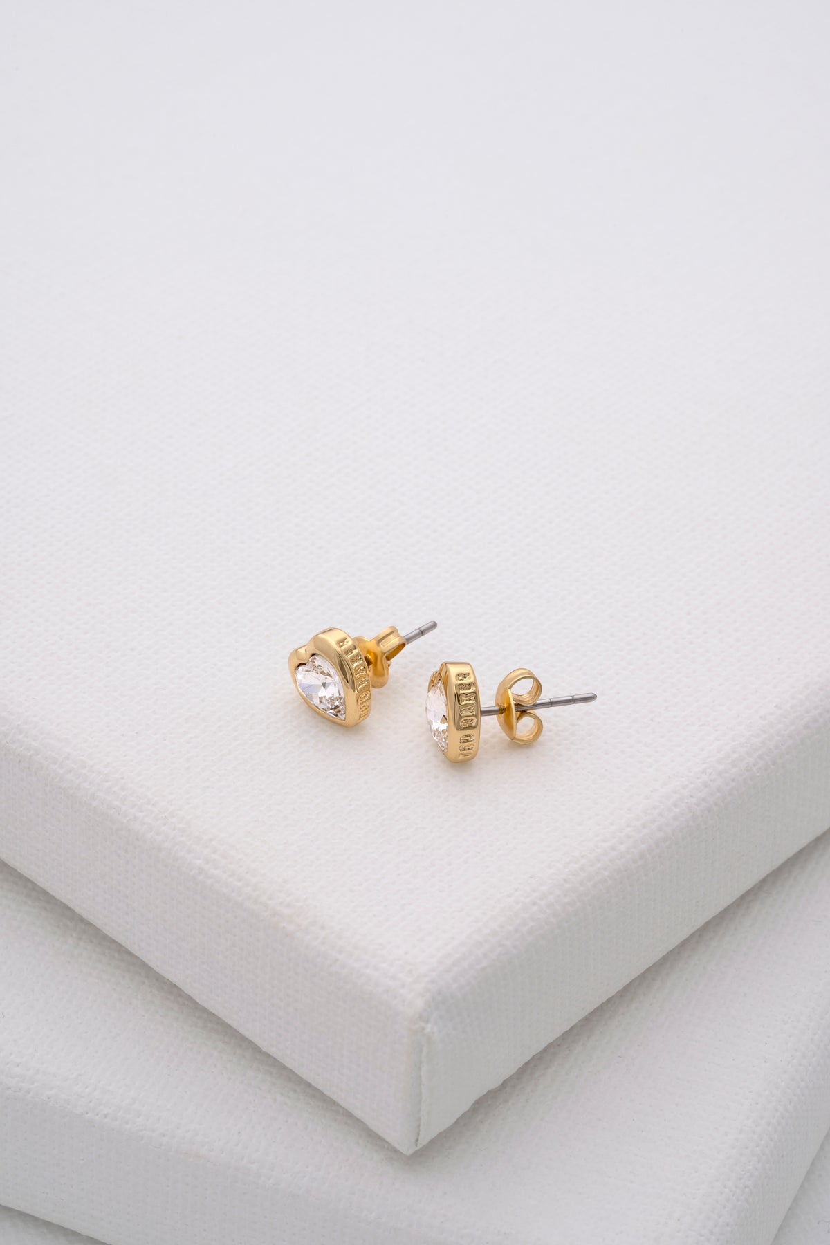 HAN: Crystal Heart Stud Earrings